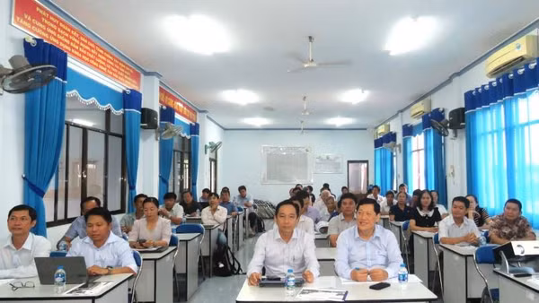 Đại biểu tham dự tại hội thảo bàn về giải pháp phát triển chăn nuôi dê bền vững.