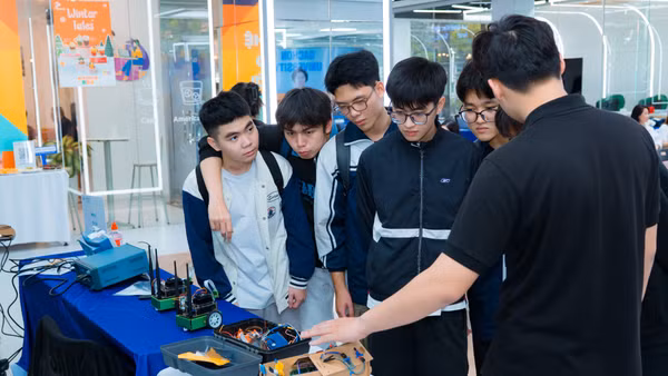 Các bạn trẻ Việt Nam ngày càng quan tâm và tìm hiểu sâu về ngành công nghệ bán dẫn.