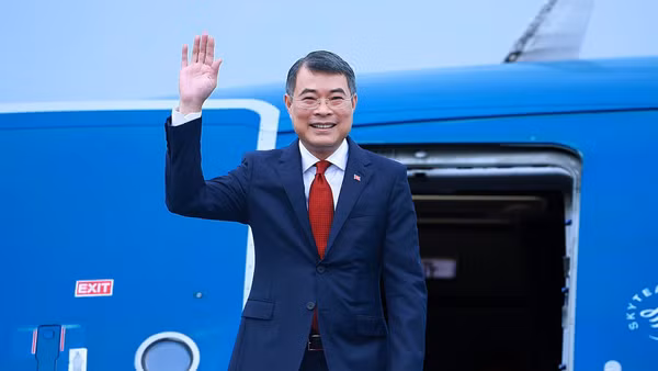 Thủ tướng Lê Minh Hưng lên đường tham dự Hội nghị Cấp cao ASEAN lần thứ 48 tại Cebu, Philippines. Ảnh: TTXVN
