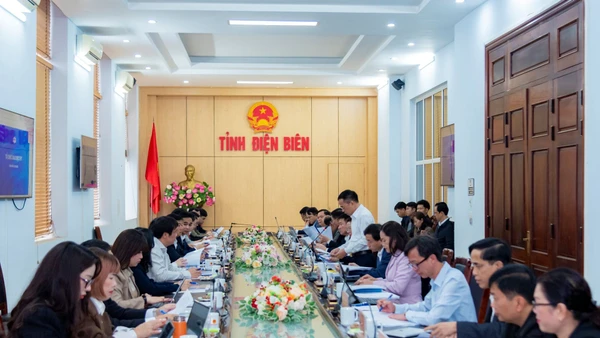 Toàn cảnh buổi làm việc.