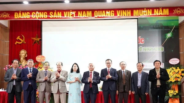 Ra mắt Ban Thường vụ Hội Tự động hóa Việt Nam khóa mới.