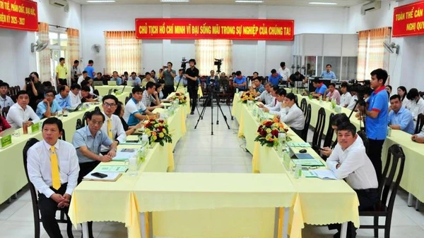 Đại biểu dự Diễn đàn "Truyền thông quản lý sức khỏe cây dừa Việt Nam đáp ứng yêu cầu sản xuất gắn với người tiêu dùng".