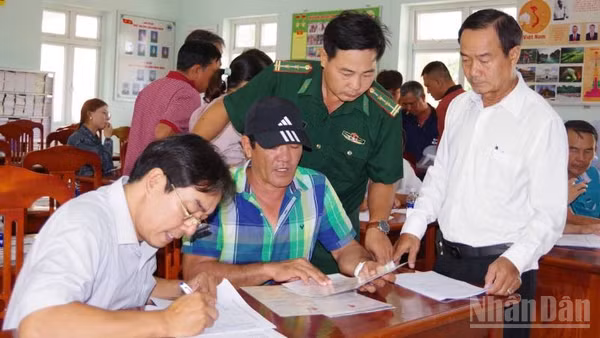 Ngư dân được hỗ trợ đăng ký cấp giấy phép sử dụng tần số và thiết bị vô tuyến điện.