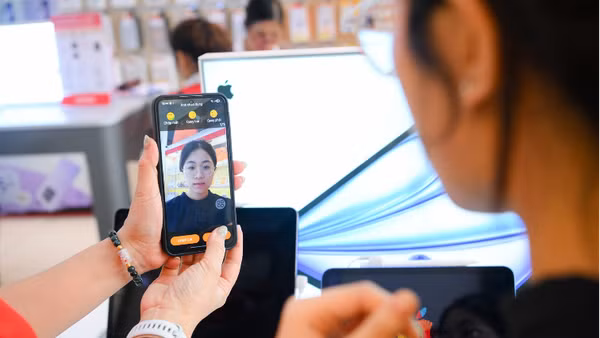 Mỗi khách hàng chỉ cần vài phút để hoàn thành việc xác thực thông tin thuê bao.