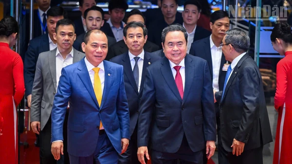 Chủ tịch Quốc hội Trần Thanh Mẫn dự Lễ trao giải VinFuture 2025.