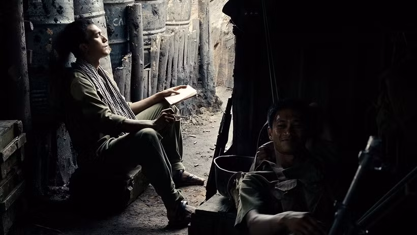 Cảnh trong phim "Mưa đỏ". (Ảnh: Glaxy Studio)