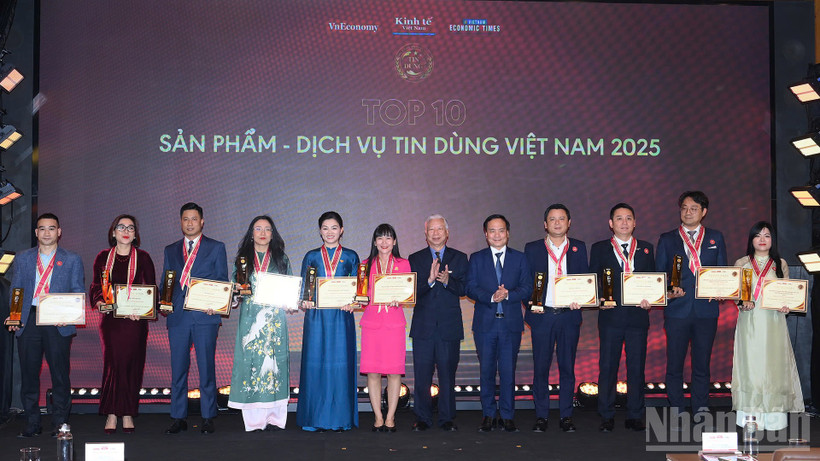 10 sản phẩm, dịch vụ được vinh danh Sản phẩm – Dịch vụ Tin Dùng Việt Nam 2025. (Ảnh: ĐĂNG KHOA)