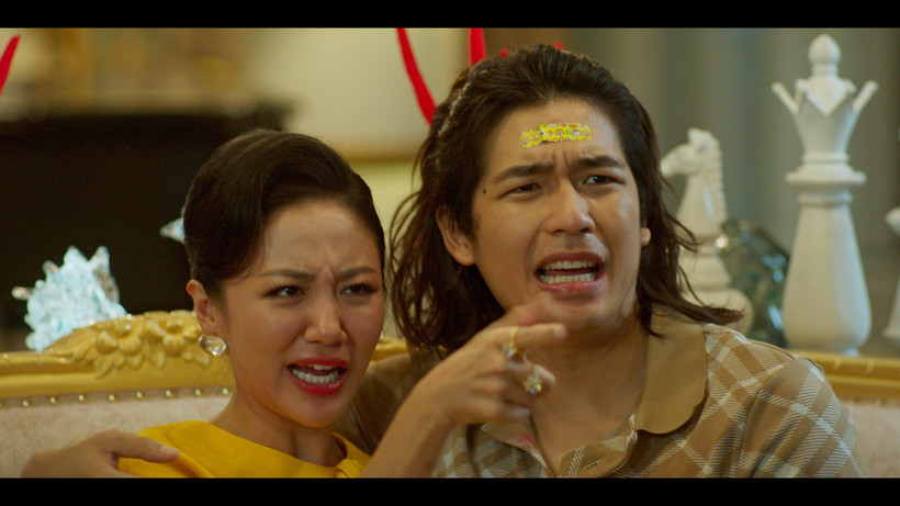 Văn Mai Hương và Quốc Anh trong phim.