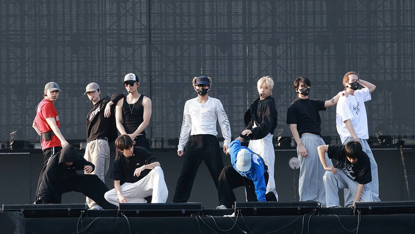 Các tân binh lần đầu đứng trên concert lớn trong sự nghiệp. (Ảnh: YeaH1)