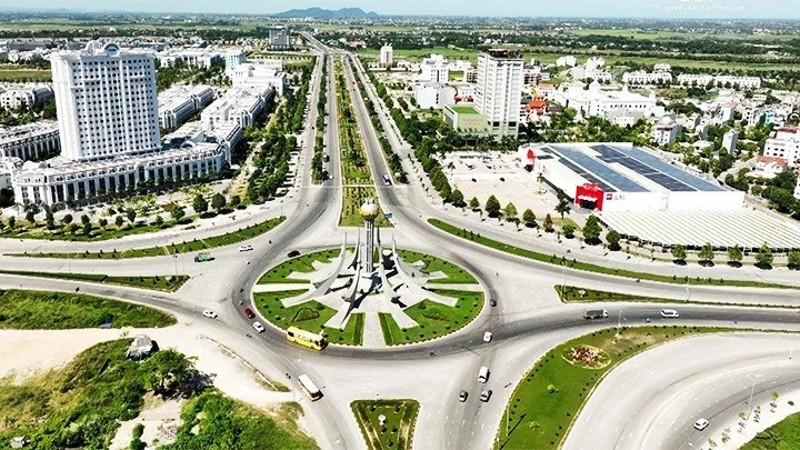 Cựu Phó Chủ tịch Ủy ban nhân dân tỉnh Thanh Hóa bị khởi tố để điều tra về vi phạm trong quản lý đất đai. (Ảnh minh họa)
