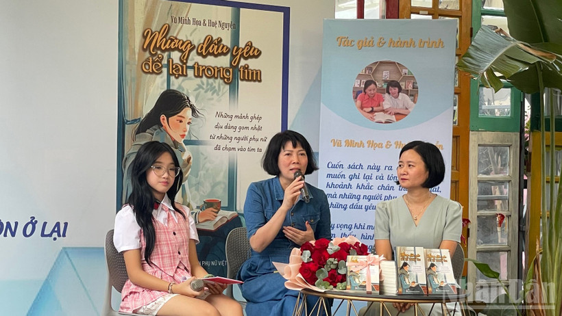 Hai tác giả Vũ Minh Họa và Huệ Nguyễn (từ trái sang phải) tại buổi ra mắt sách.