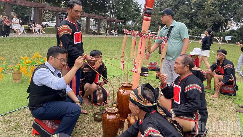 Tổ chức Ngày Văn hóa các dân tộc Việt Nam 19/4 tại Làng Văn hóa-Du lịch các dân tộc Việt Nam