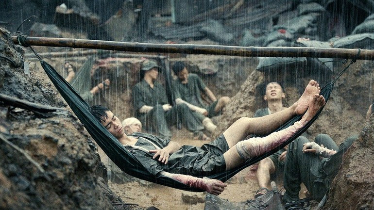 Cảnh trong phim "Mưa đỏ". (Ảnh: Galaxy Studio)