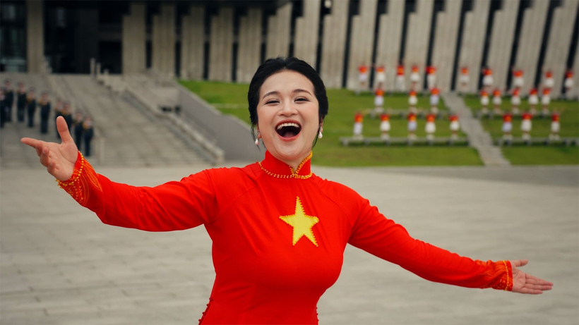 Ca sĩ Đỗ Tố Hoa trong MV. (Ảnh: Nhà sản xuất cung cấp)
