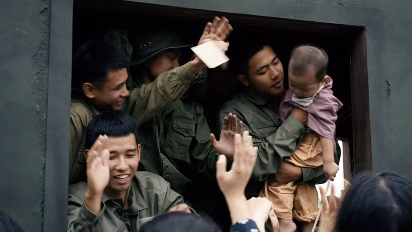 Cảnh trong phim "Mưa đỏ". (Ảnh: Galaxy Studio)