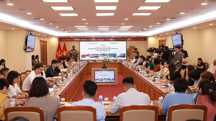 Tọa đàm ý kiến đóng góp cho Dự thảo Chiến lược truyền thông quảng bá hình ảnh Việt Nam ra nước ngoài. (Ảnh: Ban tổ chức)
