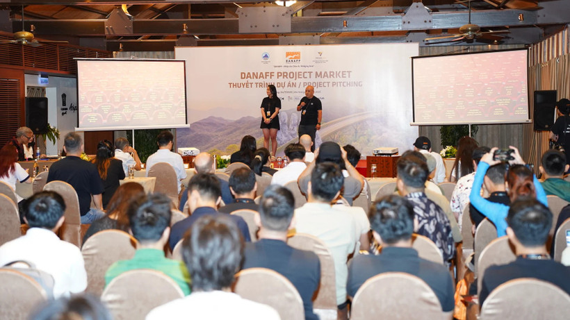 Đạo diễn Chung Chí Công tại buổi pitching (giới thiệu dự án) tại Vườn ươm dự án DANAFF III. (Ảnh: VFDA)