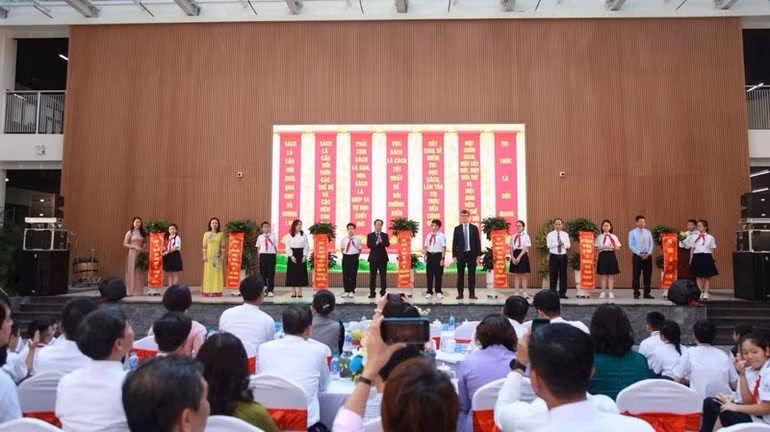 Sở Giáo dục và Đào tạo Hà Nội phát động Tuần lễ hưởng ứng học tập suốt đời năm 2024. (Ảnh: QUỲNH NGUYỄN)