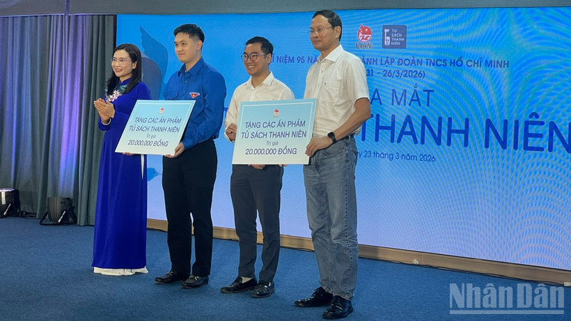 Ra mắt Tủ sách Thanh niên khơi gợi nguồn cảm hứng và lòng yêu nước cho giới trẻ