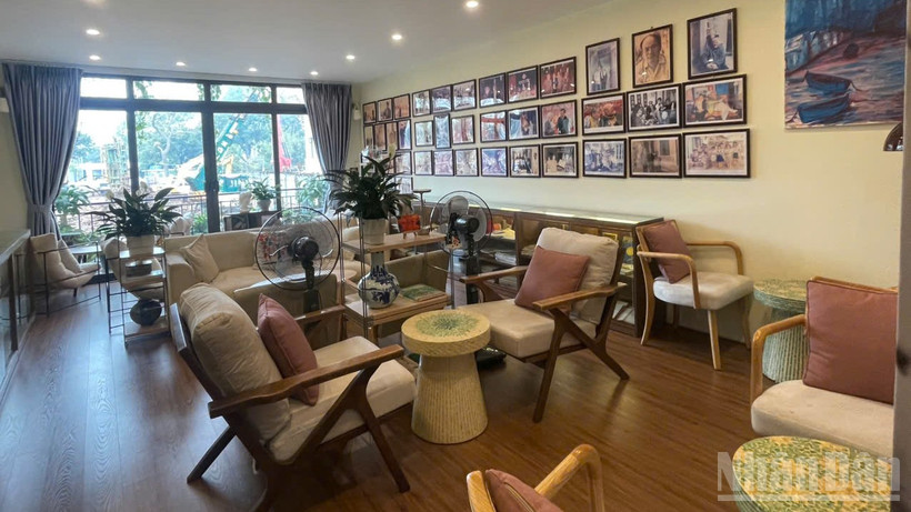 Không gian lưu niệm nhà văn Tô Hoài, tầng 2.