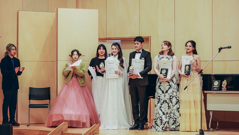 Các thí sinh Việt Nam giành giải cao tại cuộc thi âm nhạc quốc tế ở Nhật Bản. (Ảnh: NVCC)