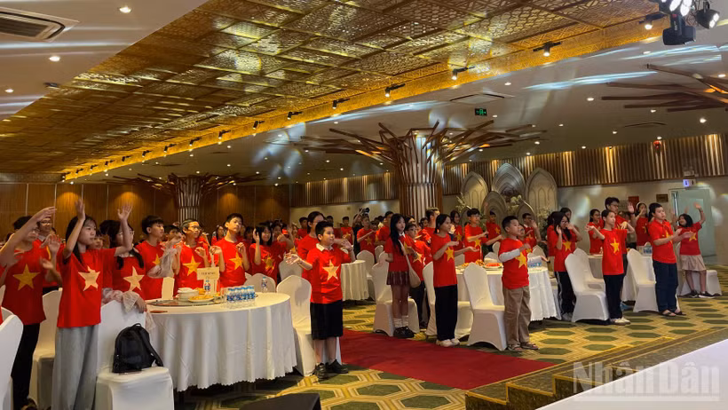 100 thí sinh xuất sắc nhất của cuộc thi.