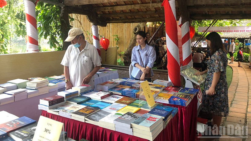 Giới thiệu sách tại Ngày sách và Văn hóa đọc Việt Nam 2024.