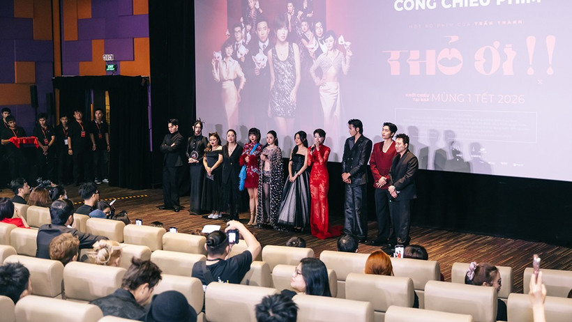 Đoàn làm phim “Thỏ ơi!!” tại buổi ra mắt phim. (Ảnh: Galaxy Studio)