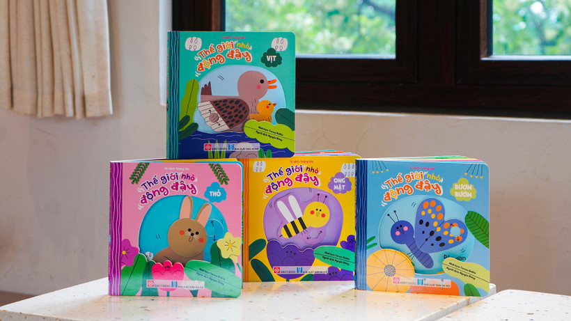 Bộ sách “Thế giới nhỏ động đậy” (Ảnh: Đinh Tị Books)