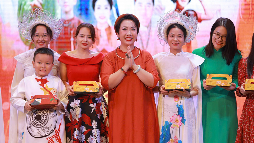Sao Mai Hiền Anh trong lễ ra mắt album. (Ảnh: Ban tổ chức)