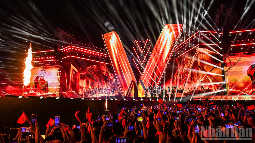 Bùng nổ cảm xúc concert “Tổ quốc trong tim”
