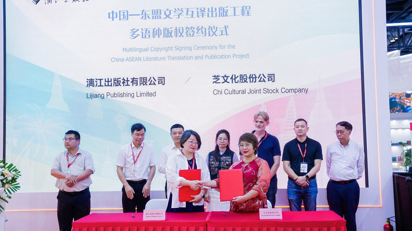 Chibooks ký kết hợp tác với Nhà xuất bản Ly Giang. (Ảnh: Chibooks cung cấp)