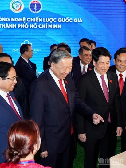 Ảnh - Trang 1 Không Gian Triển Lãm Của Đại Hội Có Chủ Đề “Đảng Bộ Thành Phố Hồ Chí Minh - Tự Tin, Vững Vàng Bước Vào Kỷ Nguyên Mới, Kỷ Nguyên Vươn Mình Của Dân Tộc”.