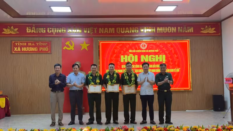 Hội nghị biểu dương các điển hình tiên tiến năm 2026 của Hội Cựu chiến binh xã Hương Phố, tỉnh Hà Tĩnh (ảnh Văn Định)