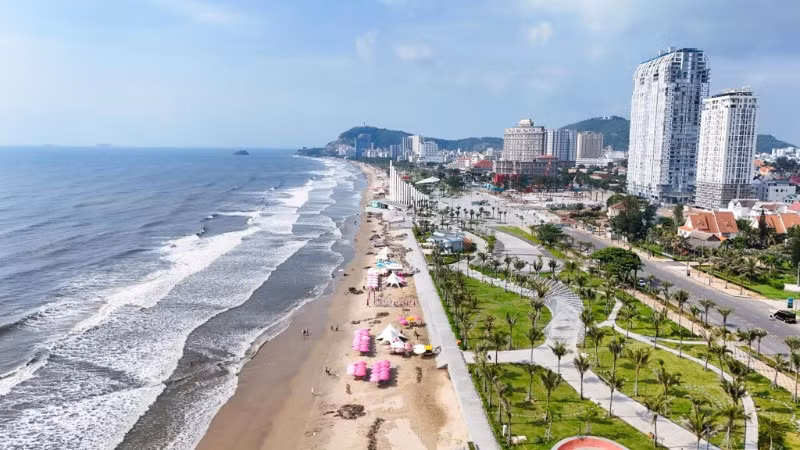Dự án chỉnh trang trục đường Thùy Vân (phường Vũng Tàu, Thành phố Hồ Chí Minh) với tổng mức đầu tư gần 1.100 tỷ đồng hoàn thiện, đưa vào vận hành giúp phường Vũng Tàu trở thành điểm đến hấp dẫn.