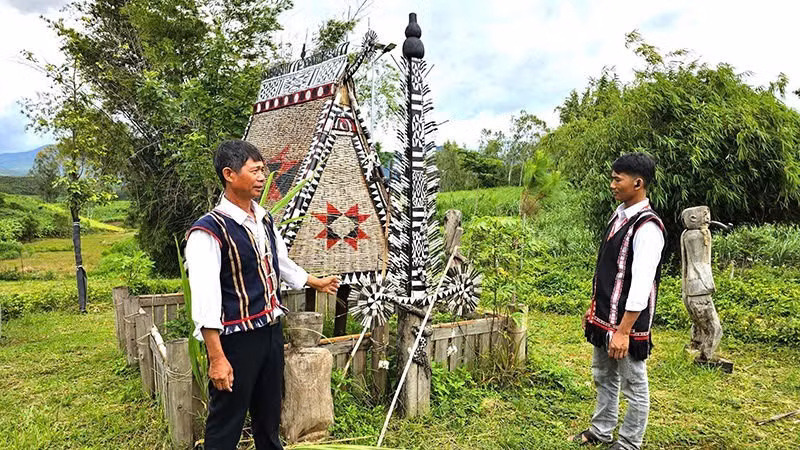 Biến di sản thành nguồn sống tại Mơ Hra-Đáp