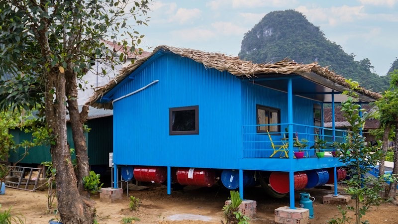 Homestay thích ứng thời tiết là những nhà nổi ở Tân Hóa, huyện Minh Hóa (Quảng Bình).