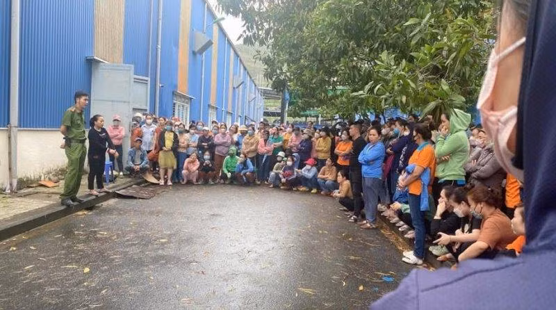 Hàng trăm công nhân bất ngờ bị thôi việc (ảnh CVT).