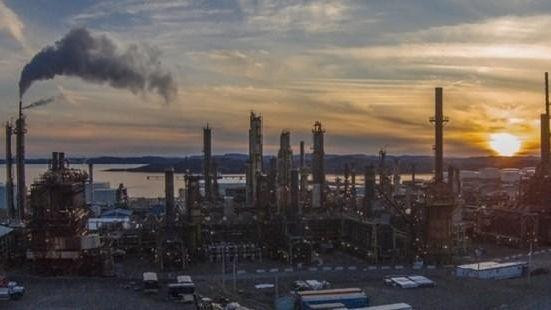 Nhà máy lọc dầu ở Come By Chance. (Nguồn: vocm.com) 