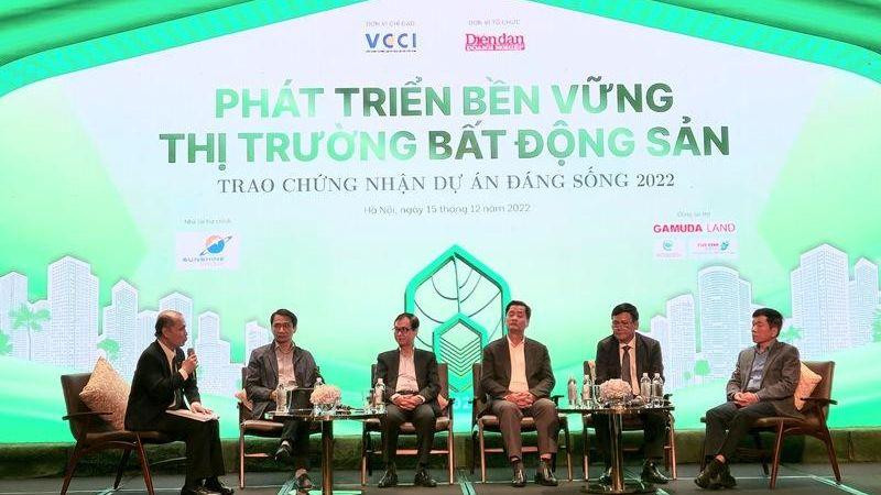 Các đại biểu tham gia hội thảo.