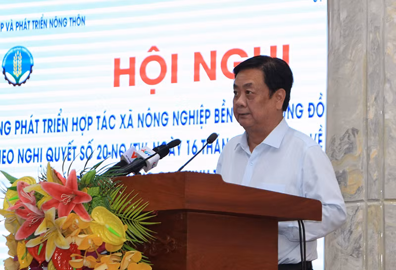 Bộ trưởng Nông nghiệp và Phát triển nông thôn Lê Minh Hoan phát biểu tại hội nghị.