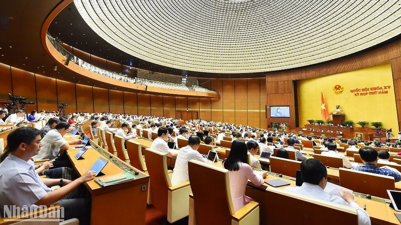 Quang cảnh phiên thảo luận tại Hội trường Diên Hồng về đánh giá bổ sung kết quả thực hiện kế hoạch phát triển kinh tế-xã hội và ngân sách nhà nước năm 2022; tình hình thực hiện kế hoạch phát triển kinh tế-xã hội và ngân sách nhà nước những tháng đầu năm 2023, ngày 31/5.
