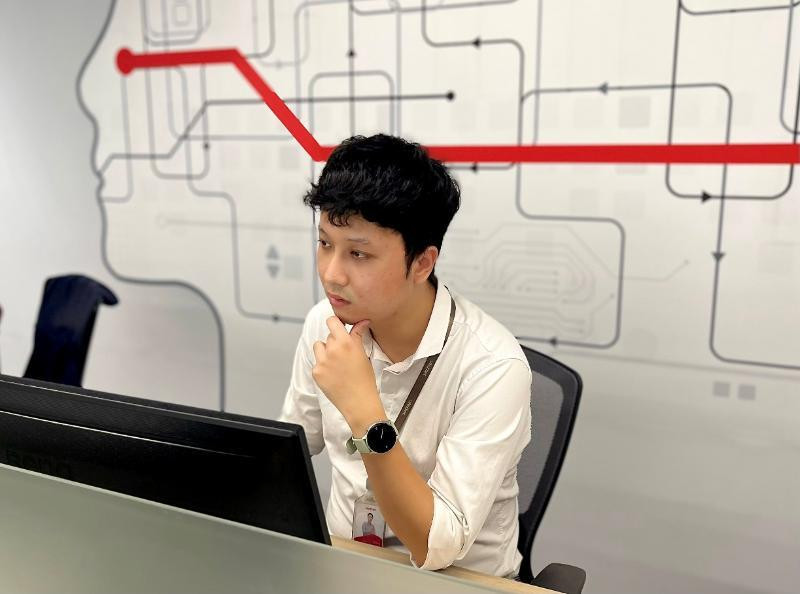 Anh Nguyễn Hồng Đăng.