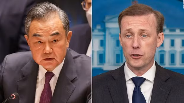 Ông Vương Nghị (trái) và ông Jack Sullivan. (Nguồn: CNN)