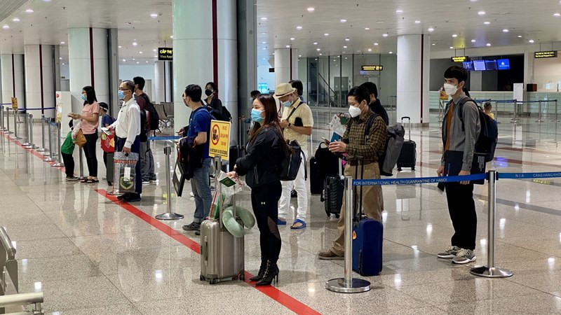 Nhu cầu nhập cảnh Việt Nam của bà con Việt kiều, người nước ngoài tăng mạnh trở lại. (Ảnh: TTXVN)