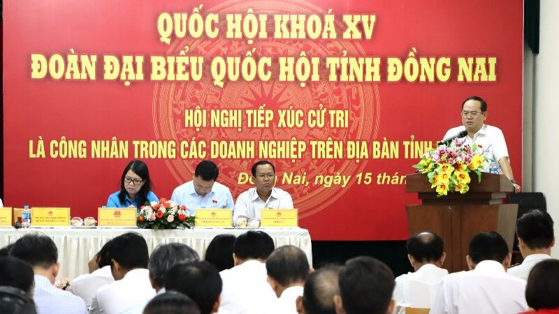Quang cảnh buổi tiếp xúc cử tri là công nhân của Đoàn đại biểu Quốc hội tỉnh Đồng Nai.