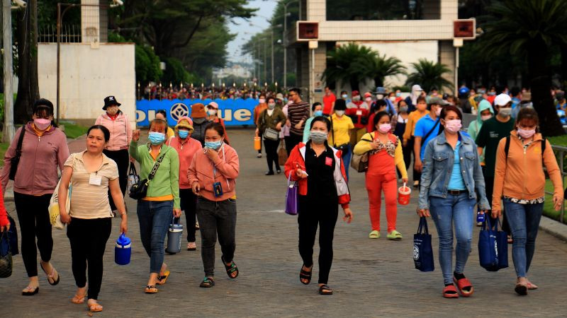 Công nhân Công ty TNHH Pouyuen Việt Nam. (Ảnh: THẾ ANH)