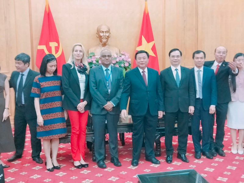 Đồng chí Nguyễn Xuân Thắng cùng đại diện Học viện trong buổi tiếp Đoàn ADB.