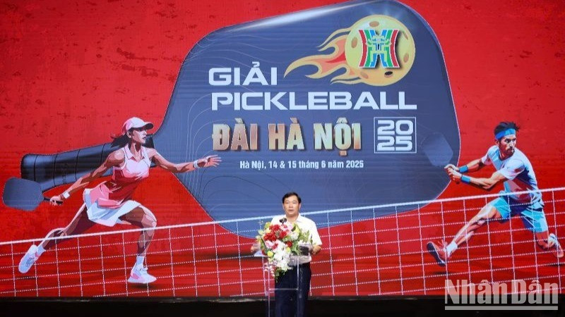Ông Nguyễn Tiến Dũng - Phó Tổng Giám đốc Đài Hà Nội, Trưởng Ban Tổ chức "Giải Pickleball Đài Hà Nội 2025" phát biểu tại buổi họp báo. 