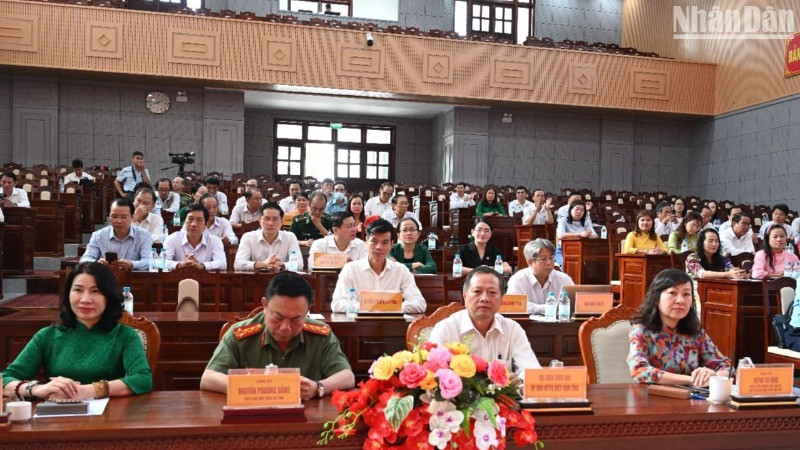 Các đại biểu dự buổi gặp mặt